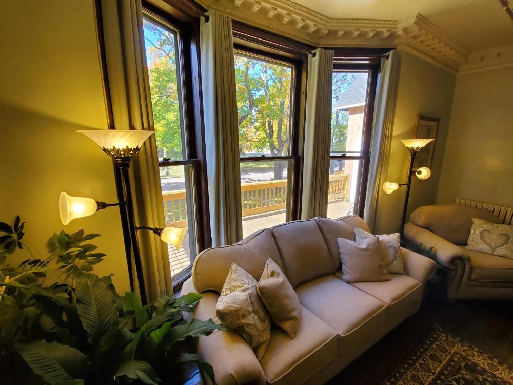 Queen Suite interior